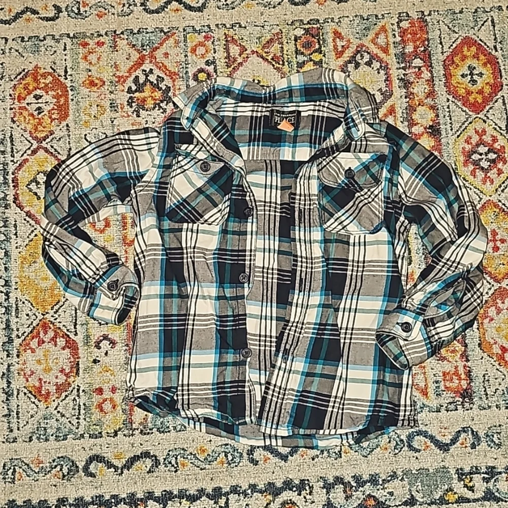 Plaid button-up long sleeve shirt size 4t